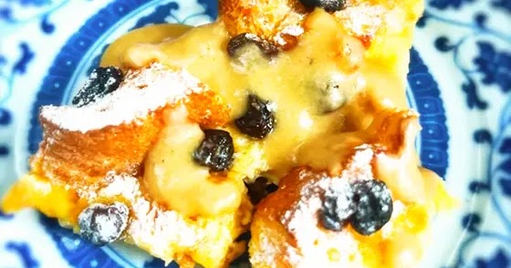 Žvaigždžių anyžių romo razinų duonos pudingas