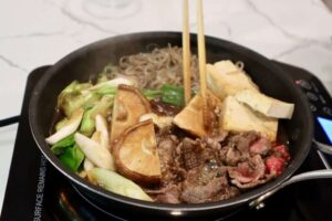 Sukiyaki Donburi receptas – japonų gaminimas 101